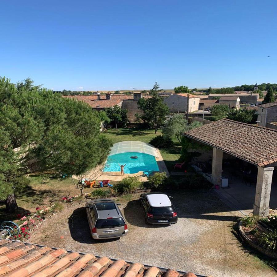 Gite La Gatounette Piscine Jardin Partage Avec Hotes Villiers-en-Plaine Kültér fotó